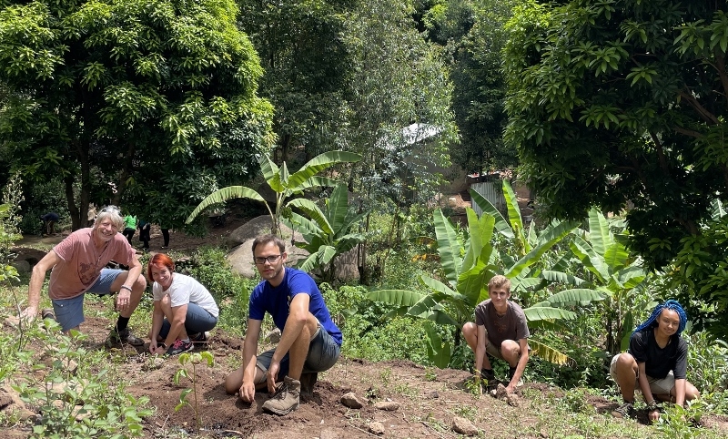 Baumpflanz IRUWA Teamaktion 800x482